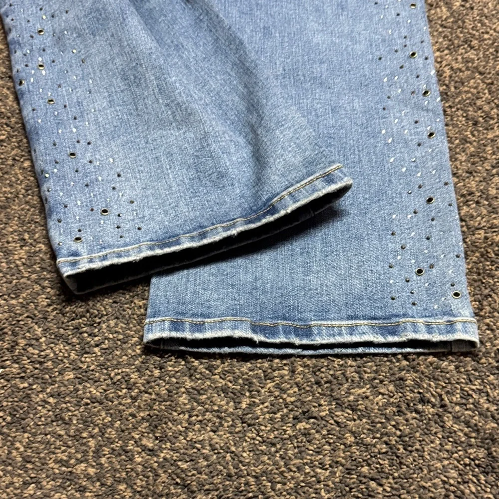 Lane Bryant Mid Rise Signature Fit Straight 18 Jeans Plus 18W Like New Bling - Picture 2 of 10